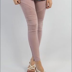 Like NEW mauve moto jeggings